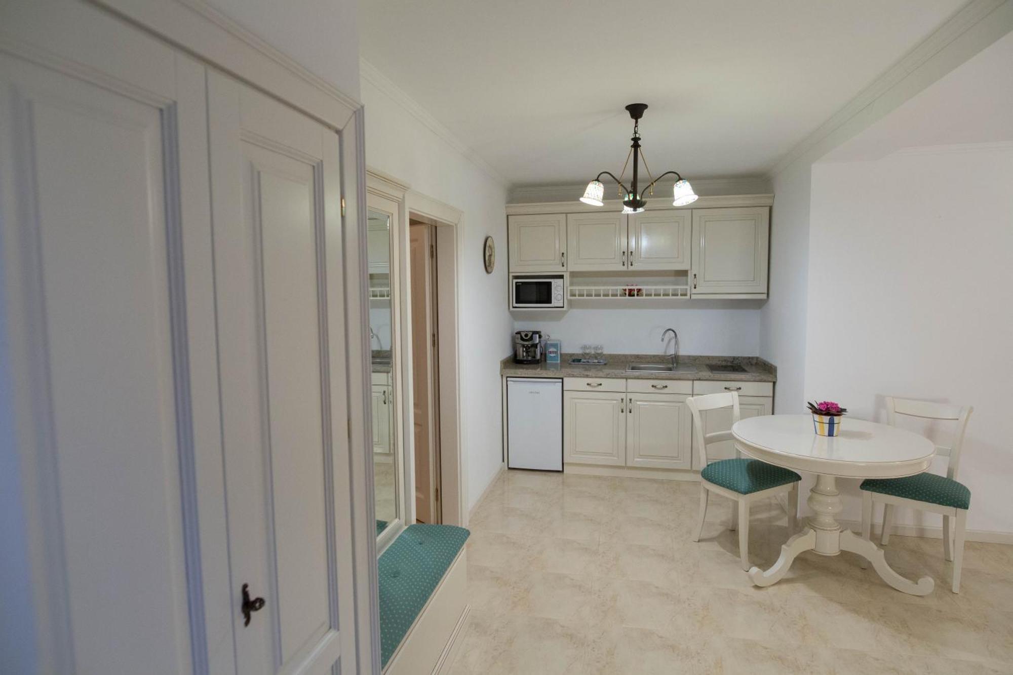 Baroc Apartments & Studio シビウ 部屋 写真